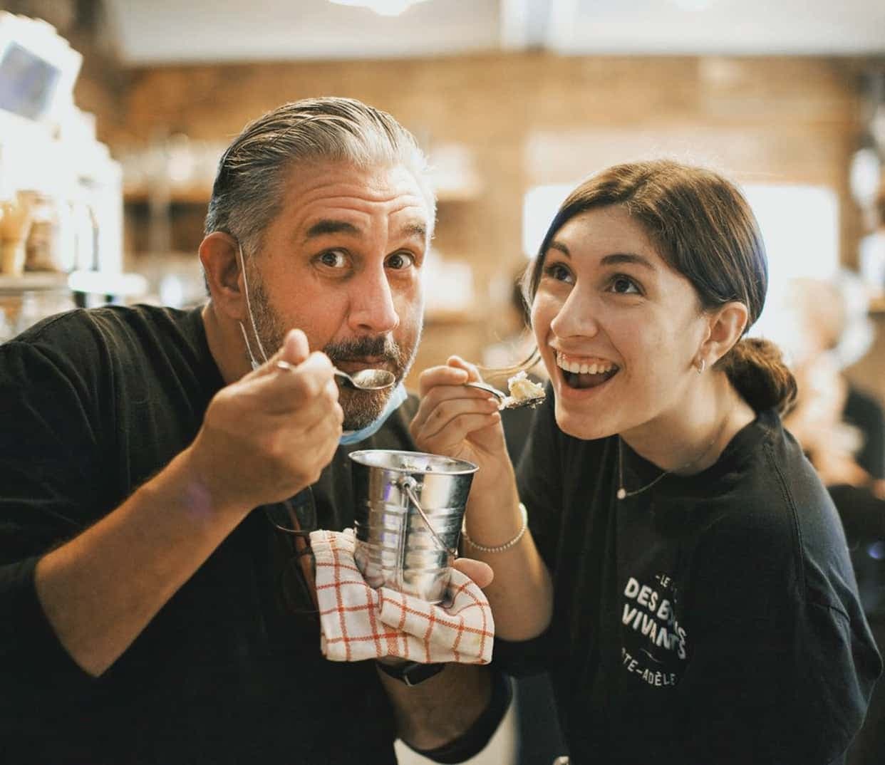 Marc et sa fille Loïane dégustent les toutes premières créations du Café!