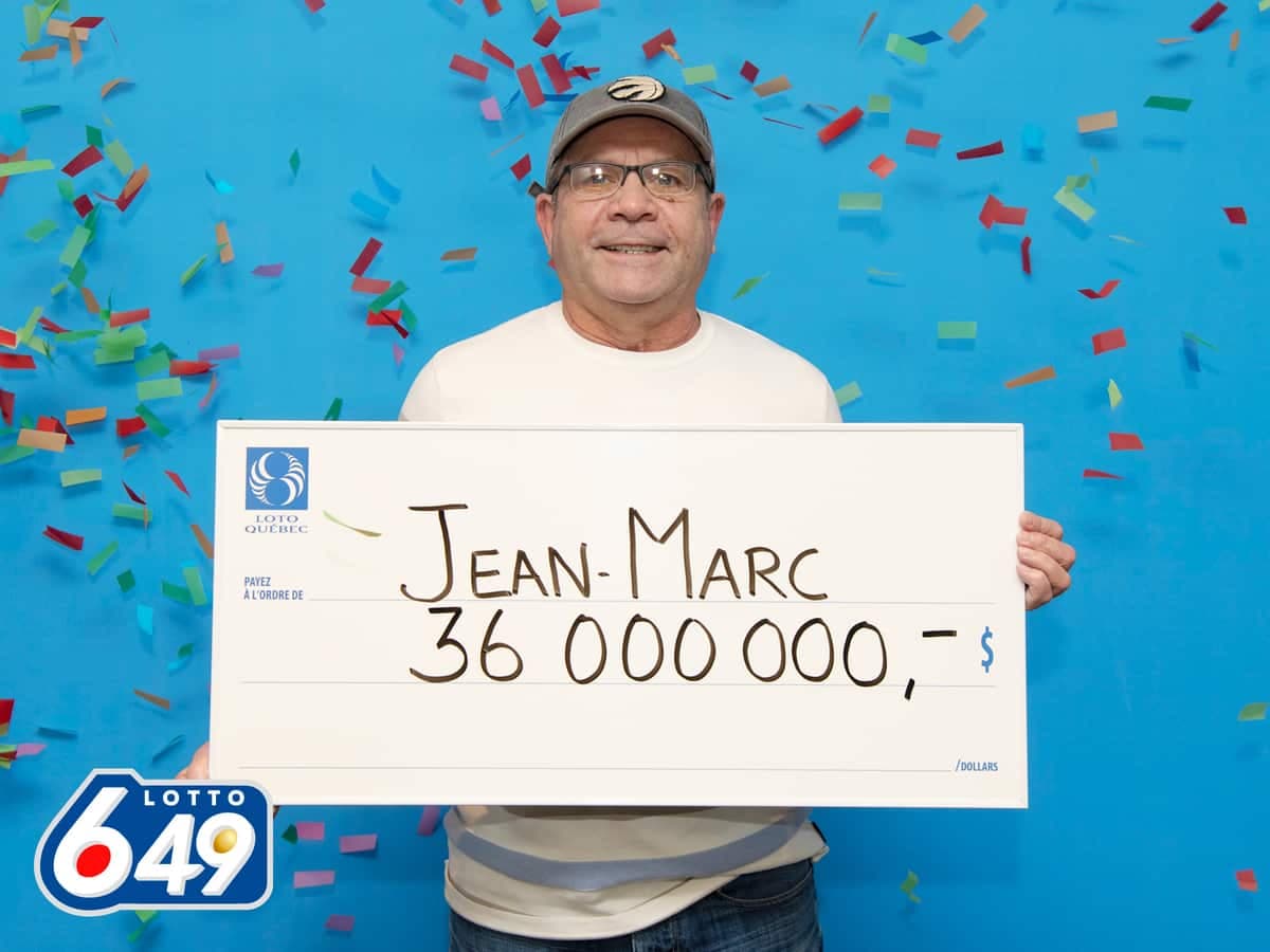 Jean-Marc Poirier, un résident de Lanaudière, a remporté le tout premier gros lot de la Boule d’or, d’une valeur de 36 000 000 $, lors du tirage du Lotto 6/49 du 29 octobre 2022. Il a réclamé son lot le 9 février 2023.